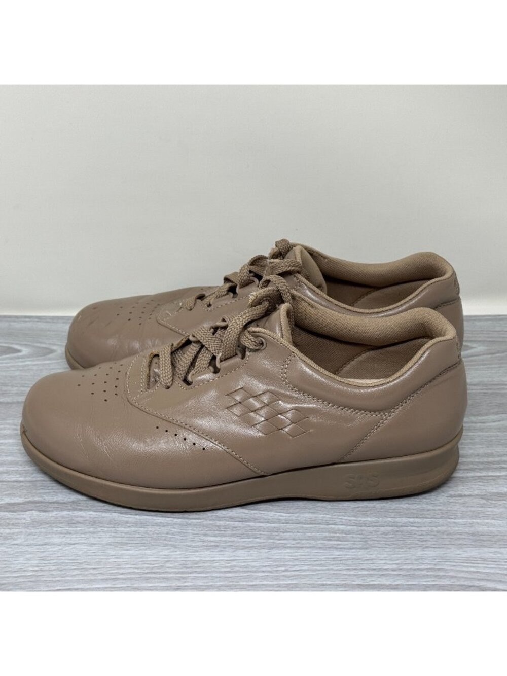 SAS Free Time Shoes Womens 7.5 W Wide Beige Leather Comfort Casual Sneakers